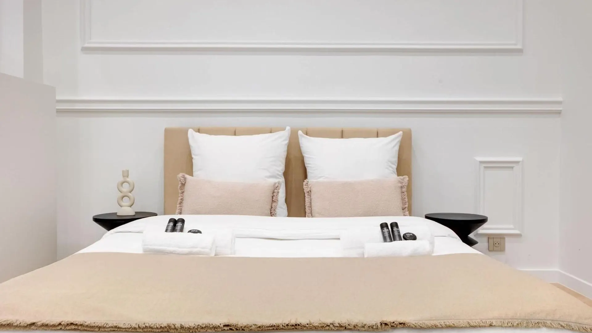 Duplex De Luxe Avec Billard Et Baignoire Apartment Paris