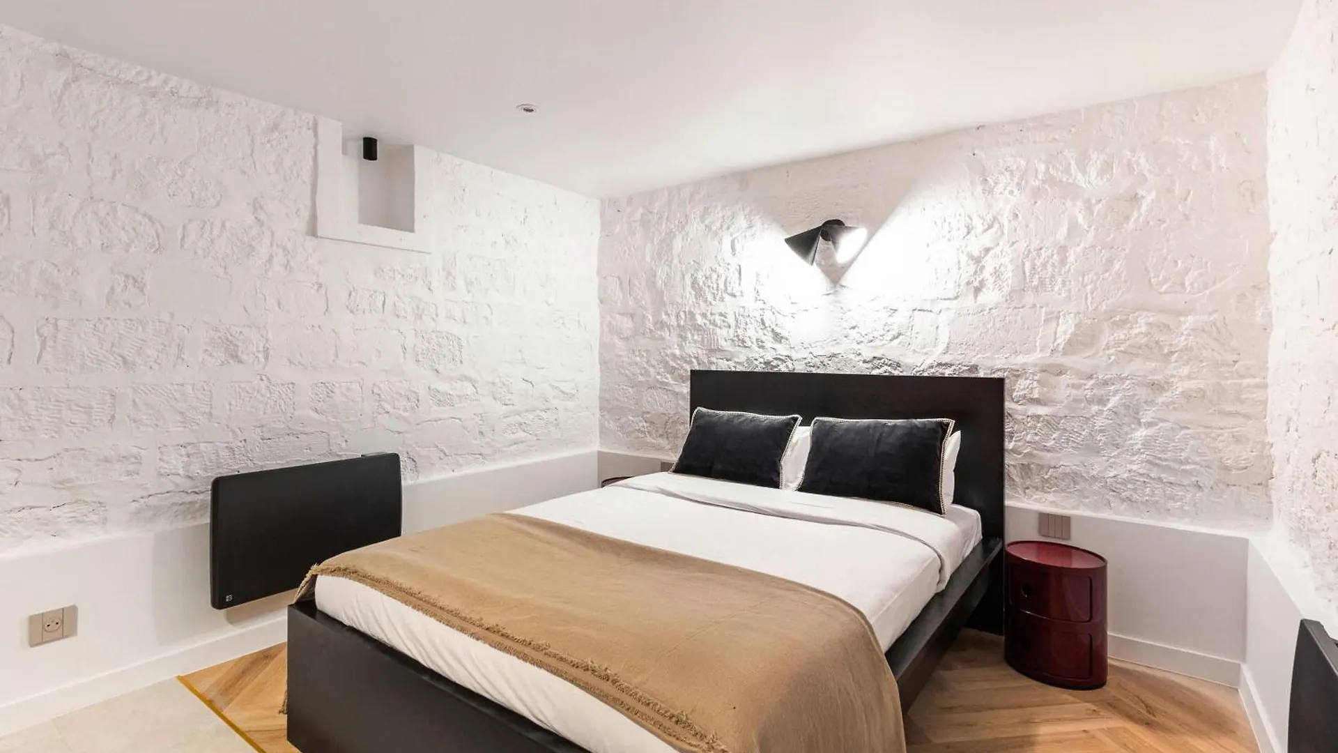 Duplex De Luxe Avec Billard Et Baignoire Apartment Paris