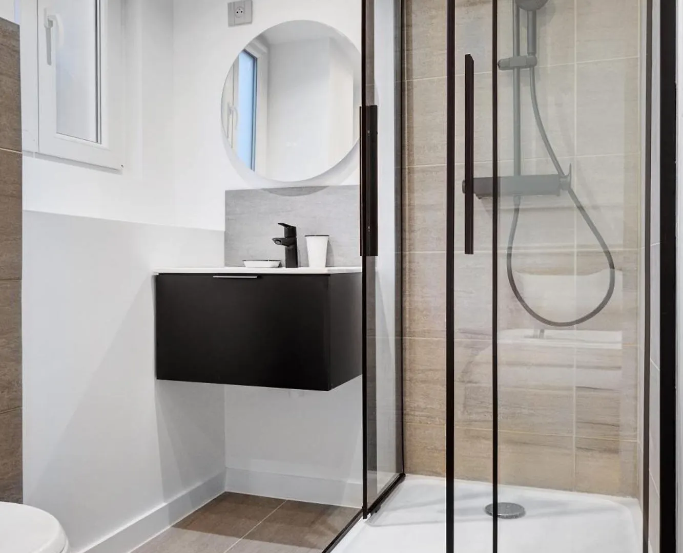Duplex De Luxe Avec Billard Et Baignoire Apartment Paris